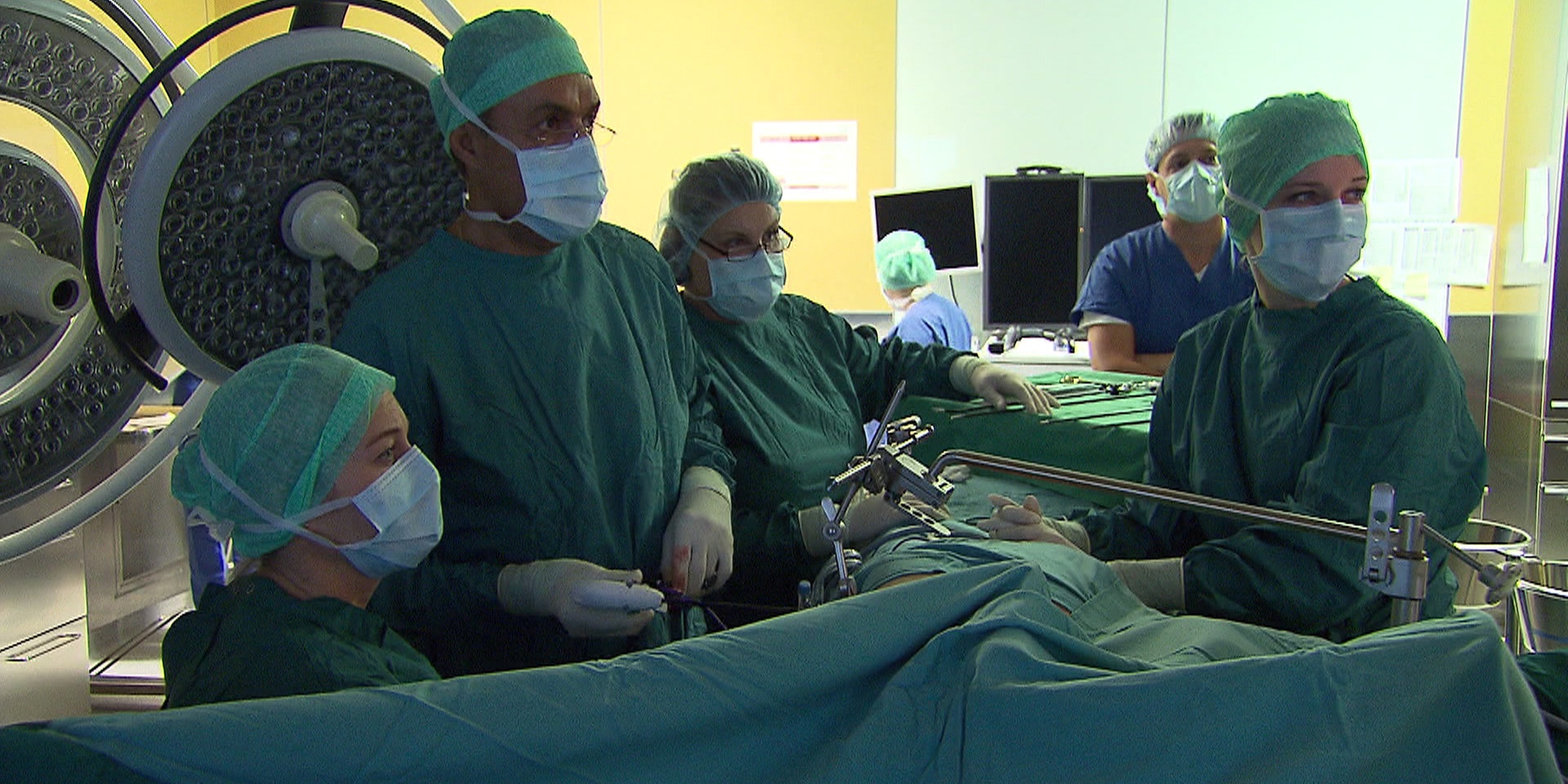 Besonders schonend minimalinvasive SchilddrüsenOP