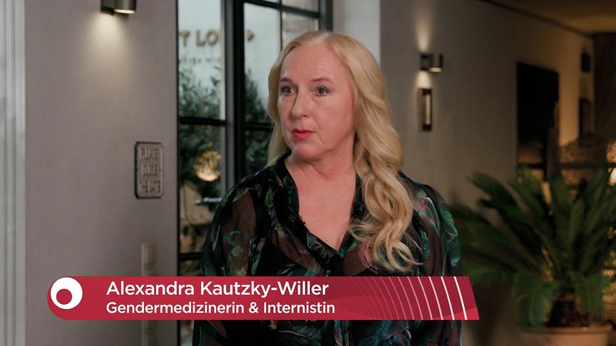 Im Studio spricht Alexandra Kautzky-Willer vor der Kamera, eingeblendet ist eine Bauchbinde mit ihrem Namen und der Bezeichnung „Gendermedizinerin & Internistin“.