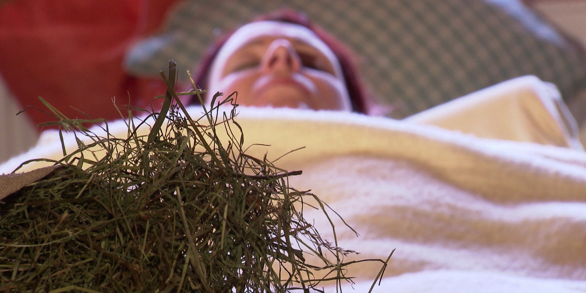 "bewusst gesund" am 23.10.2021: Helfendes Heubad – Wärme gegen Rheuma