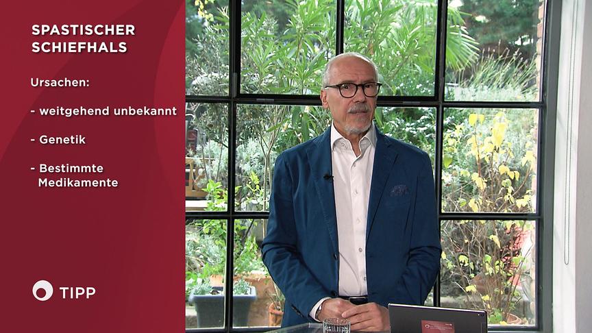 Univ.-Prof. Dr. Siegfried Meryn spricht im Studio über Ursachen zum Thema "Spastischer Schiefhals", die als Liste eingeblendet sind.